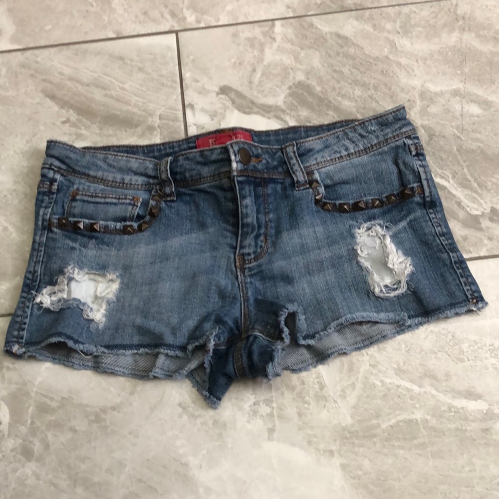 ❤️3X20 FOREVER 21 Distressed Studded Jean Short | 27